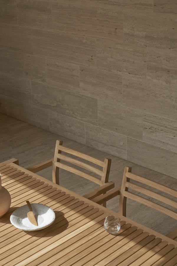 Carl Hansen & Søn And Son Ah901 Outdoor Dining Tisch aus Teakholz in Braun - Bild 1