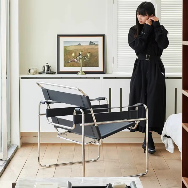 UOSU MOMO Lounge Chair aus schwarzem Sattelleder im skandinavischen Design mit Edelstahlgestell - Bild 2