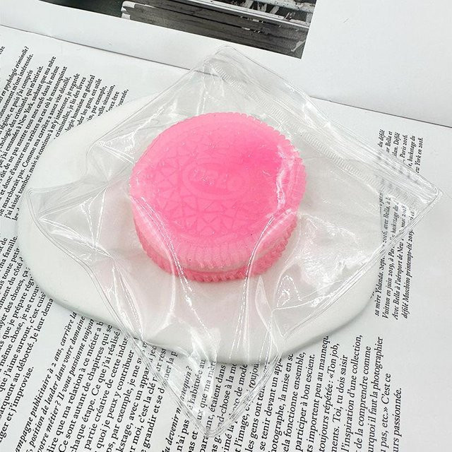 Yiran toy 1 Keks Squishy Spielzeug rosa - Bild 1