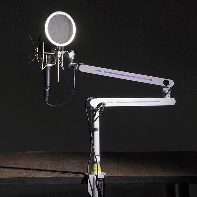 Winningear RGB Mikrofonhalterung mit drehbarem Scherenarm in Weiß - Bild 1
