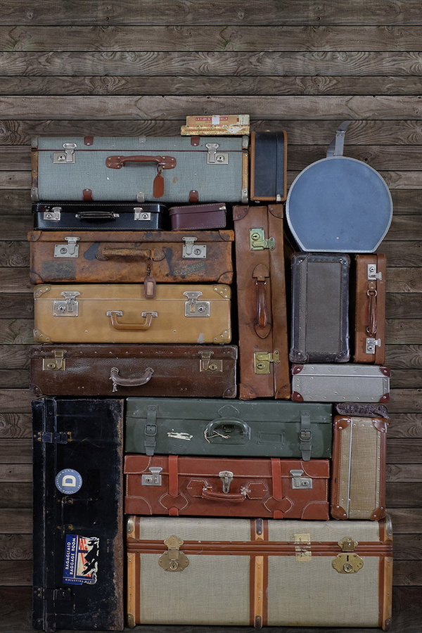 Rebel Walls Wandtattoo Mural Stacked Suitcases Pile in Braun und Multicolour im Vintage-Stil - Bild 1