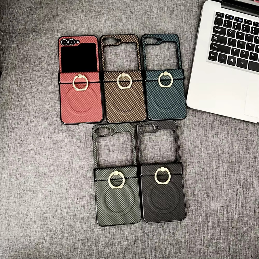 Magnetische Handyhülle aus Kohlefaser-Leder für Samsung Galaxy Z Flip 7, 6, 5, 4, 3 und Flip7 FE mit Scharnier-Schutz und Ringhalter in Schwarz - Bild 3