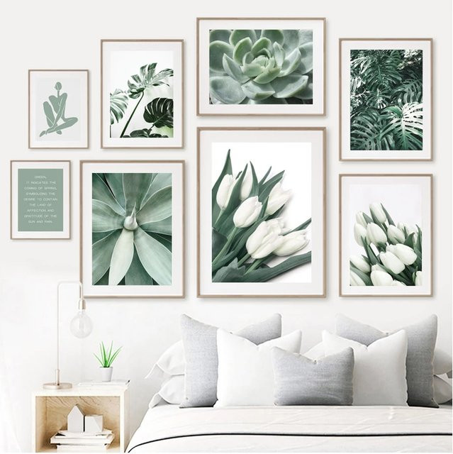 Nordisches Leinwandgemälde von Potdemiel mit botanischen Blumen und tropischen Pflanzen in Grün - Bild 1