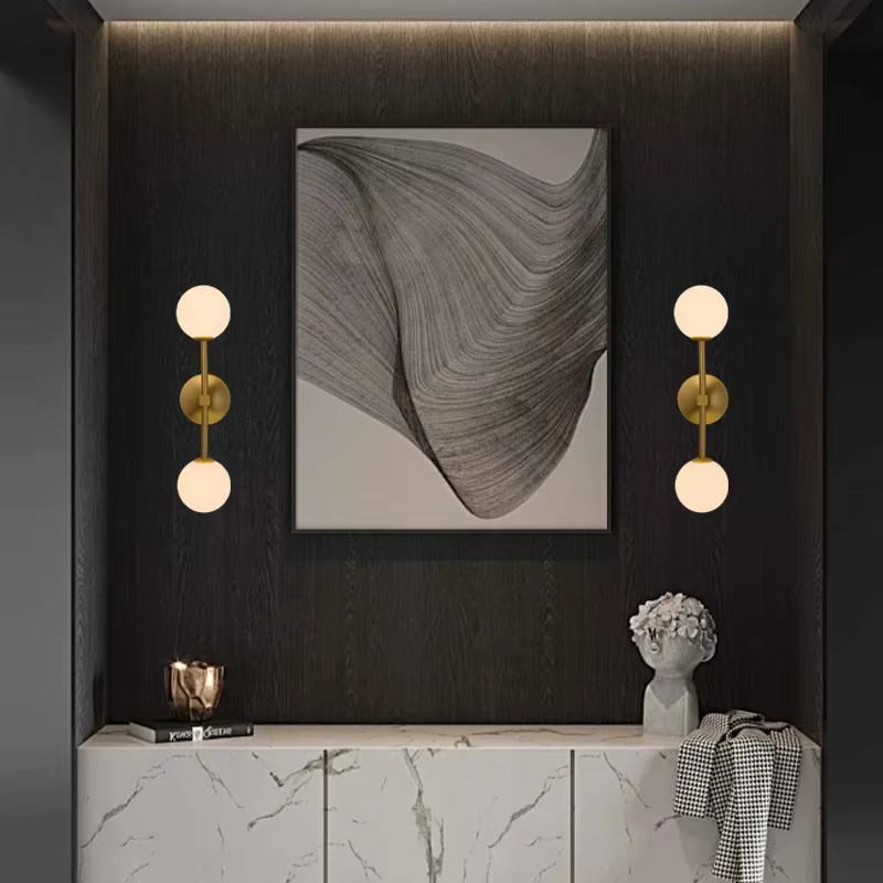 SUNMEIYI Moderne Doppelkopf Wandleuchte mit Acryl-Kugeln in Weiß und Gold, G9 Fassung für Schlafzimmer und Flur - Bild 4