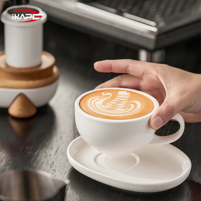 IKAPE Keramik-Latte-Tasse mit Untertasse, Pink und Weiß, 270 ml - Bild 1