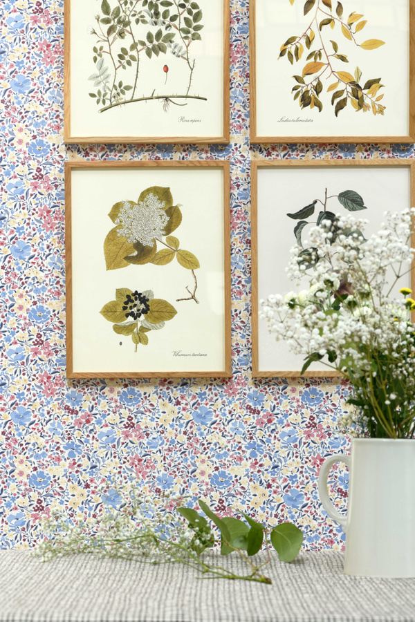Quenin Tapete Fleurettes Griotte in Blau und Multicolour mit floralem Design aus Vlies - Bild 1