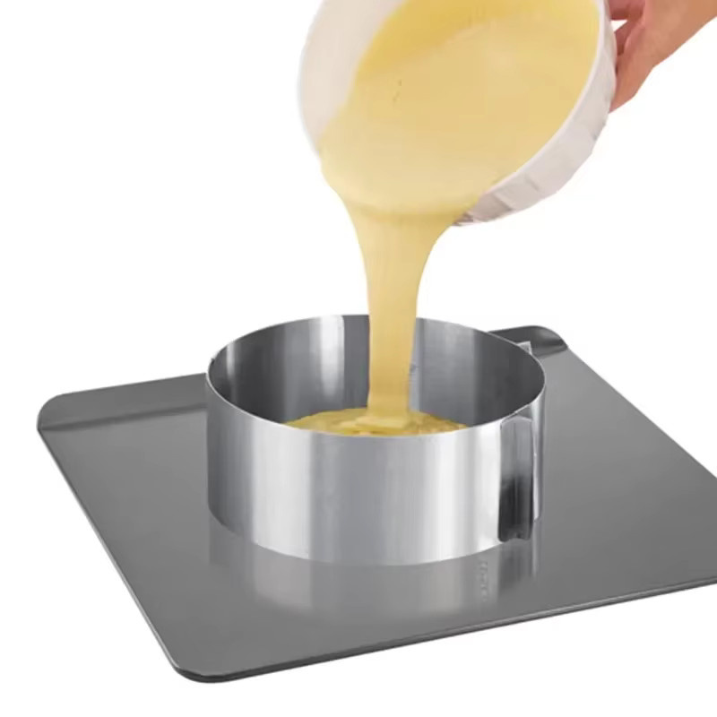 Verstellbarer Mousse Ring aus Edelstahl in Silber für runde und quadratische Kuchenformen und Dessert-Dekoration - Bild 3