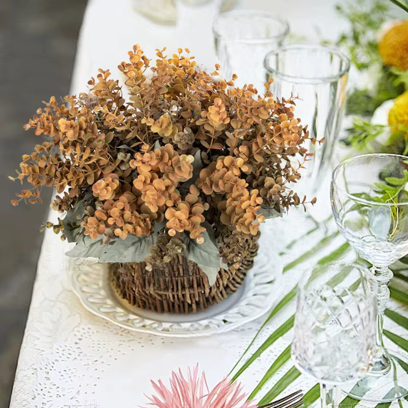 XIAOYINMO Künstliche Eukalyptus-Pflanze aus Kunststoff für Tischdekoration und Hochzeiten - Bild 1