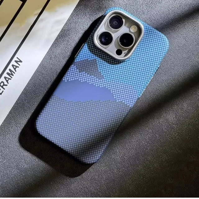 Magnetische Handyhülle mit Kevlar-Carbonfasermuster für iPhone 12 bis iPhone 17 Pro Max Plus mit MagSafe Kompatibilität von newteneight - Bild 1