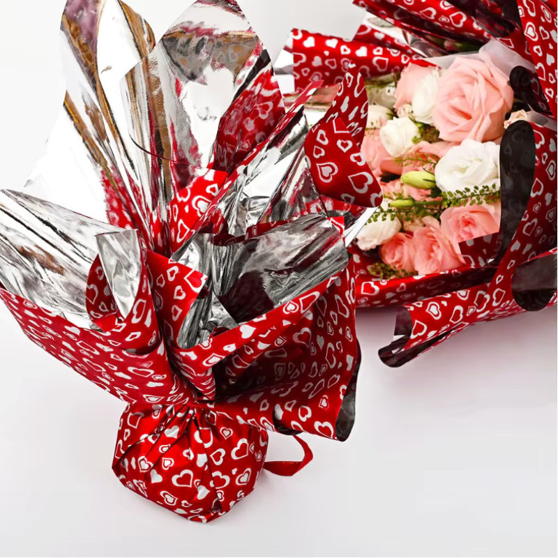 Wasserfestes PVC-Geschenkpapier mit rotem und weißem Herzmuster, rosa Streifen und grünem Laub, 1 Rolle, 10 m - Bild 4