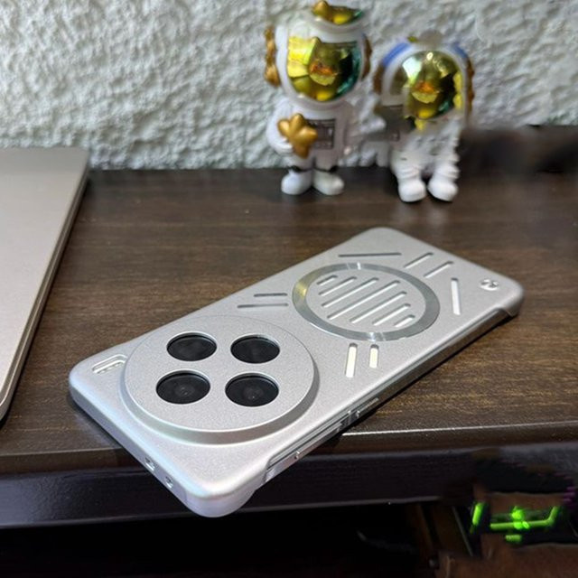 Ultra-dünne Hohl-Schutzhülle für Huawei Honor 200 100 90 80 70 60 50 Pro mit magnetischem Rahmen und Wärmeableitung aus hartem PC in Silber - Bild 1
