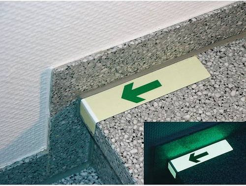 SafetyMarking Treppenwinkel mit Richtungspfeil aufwärts aus Aluminium in Gelb, L x B x H: 18,4 x 3,0 x 4,2 cm - Bild 1