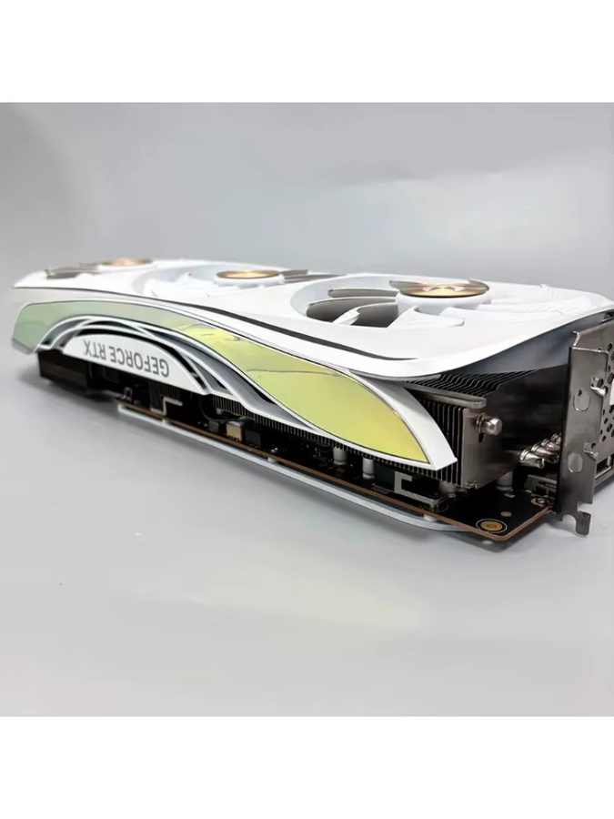 Nvidia RTX 4090 defekte Grafikkarte in Weiß als Ersatzteilspender mit Kühlkörper und Leiterplatte - Bild 1