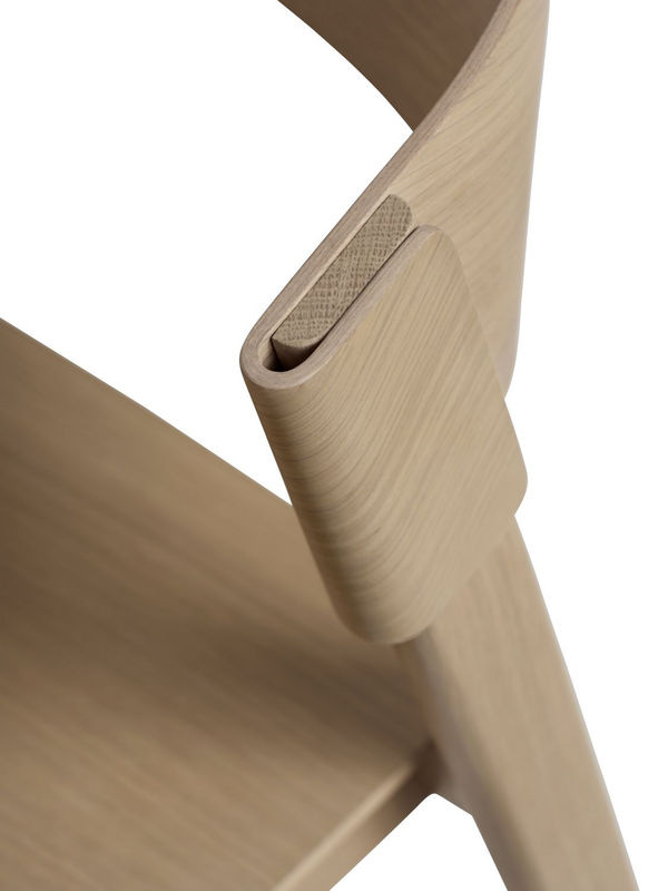 Muuto Cover Side Stuhl mit Polsterung in Braun und Eiche Holz - Bild 2