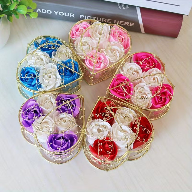 6-teiliges Hochzeitsgeschenk-Set mit herzförmigen Geschenkboxen in Multicolour für Valentinstag und Dekoration - Bild 1