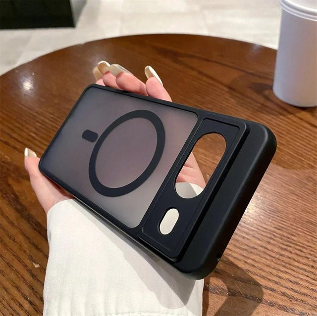 Matte und stoßfeste MagSafe magnetische Hülle für Google Pixel 8 Pro in Schwarz - Bild 1