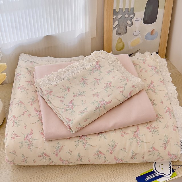 IvaRose HOME TEXTILE Steppdecke aus 100 % Baumwolle mit Spitzenkante und flachen Kissenbezügen in Twin und Queen - Bild 1