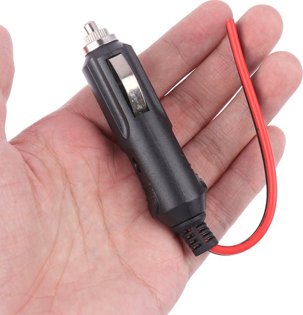 Hochwertiger LED Zigarettenanzünder Adapter für 12V und 24V Autos in Schwarz - Bild 1
