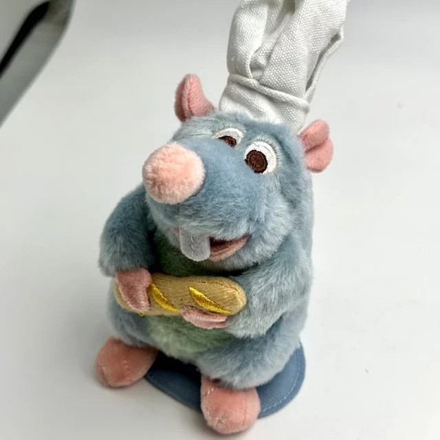 Bandai Disney Ratatouille Chef Remy Magnetisches Plüsch Spielzeug für die Schulter - Bild 1