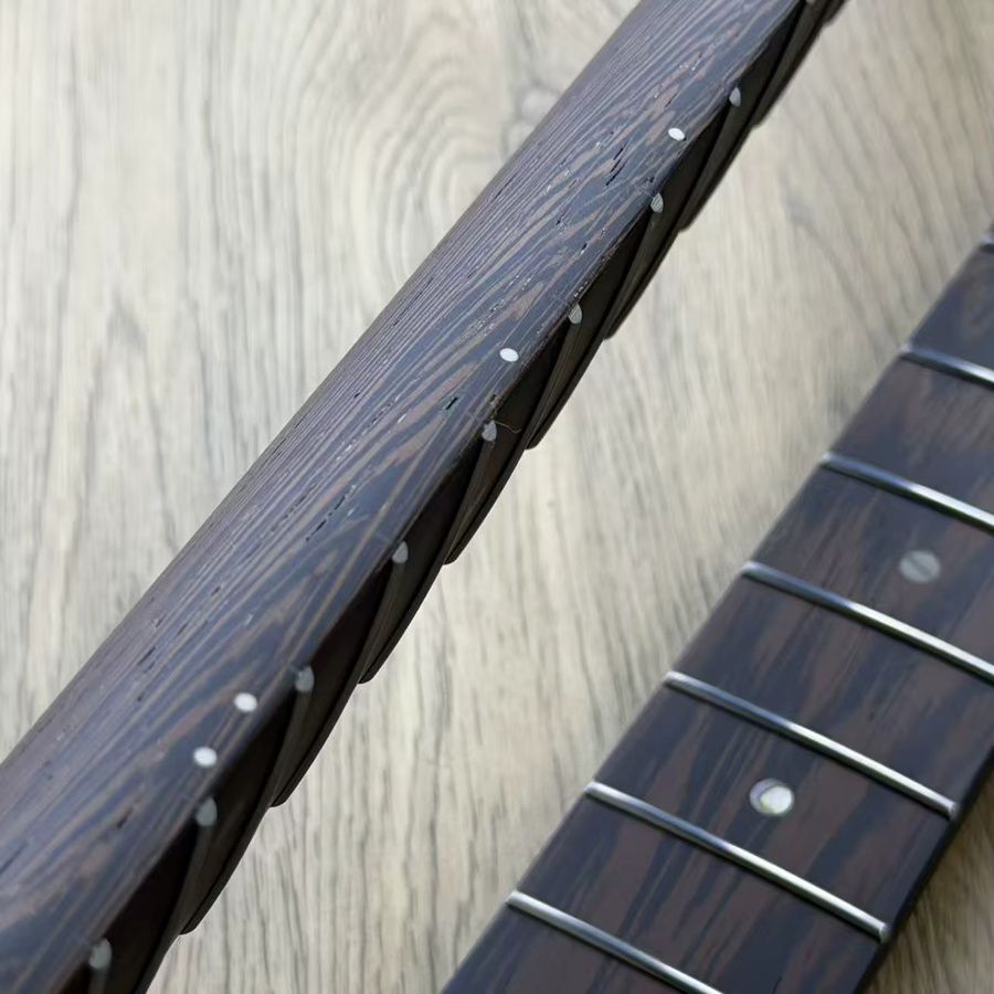 MENGJUE Chicken Wing Wood E-Gitarrenhals ST 22-Fret mit 9,5'' Radius in Braun - Bild 2