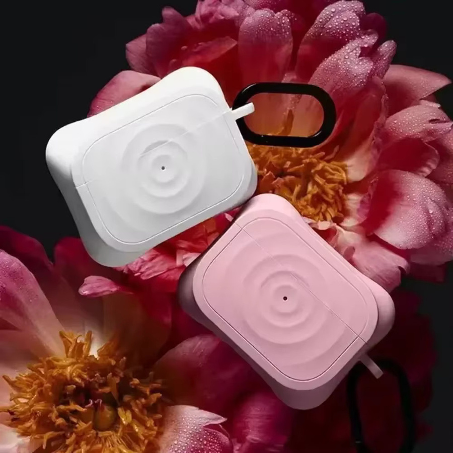 Sle Candy Color Ripple Silikon-Hülle für Apple AirPods 4, 3, 2, 1 und Pro 2 mit Metall-Schlüsselanhänger in Weiß - Bild 2