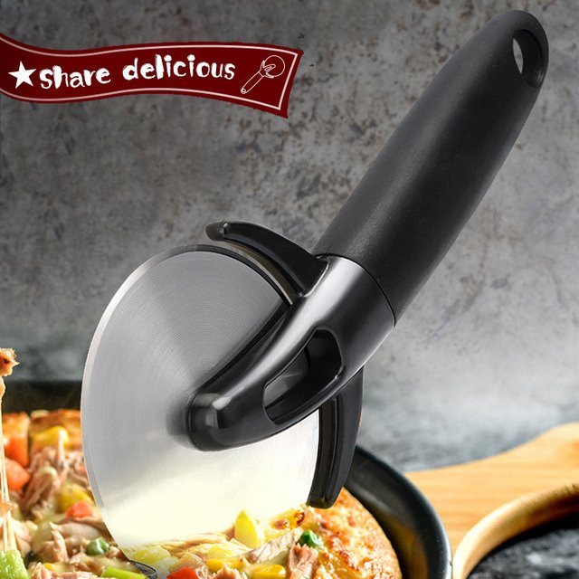 Venlohome Pizza Cutter aus Edelstahl mit Anti-Slip Griff und Klingenabdeckung in Schwarz - Bild 1