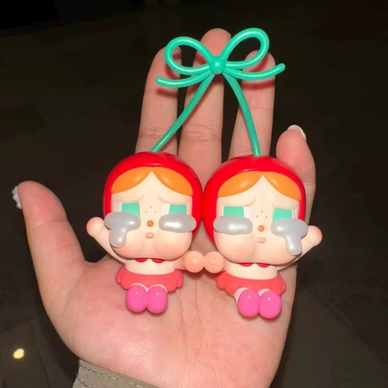 POP MART Crybaby Crying For Love Serie, Blindbox, Ornament - Bild 3