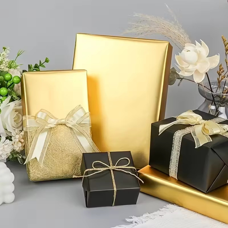 Premium Geschenkverpackungsrolle aus mattem Metalloptik-Papier in Gold oder Silber für besondere Anlässe - Bild 2