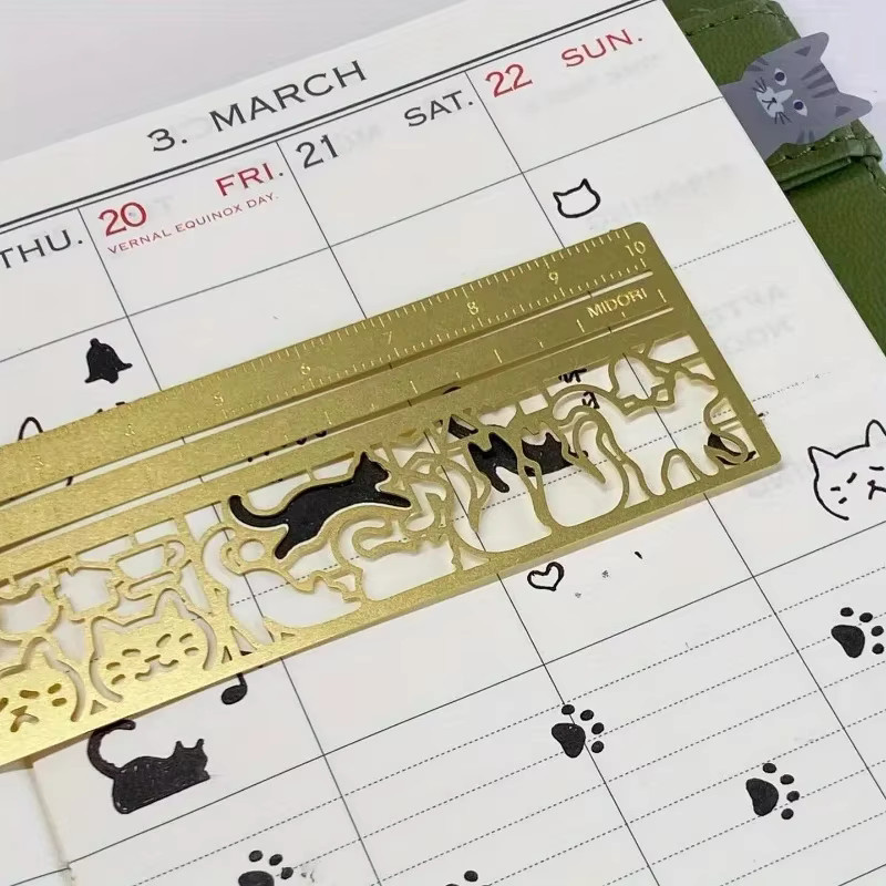 Multifunktionales Cat Hollow Out Lesezeichen-Lineal aus Kunststoff als Zeichenvorlage und Lesemarkierung für dein Notizbuch - Bild 3