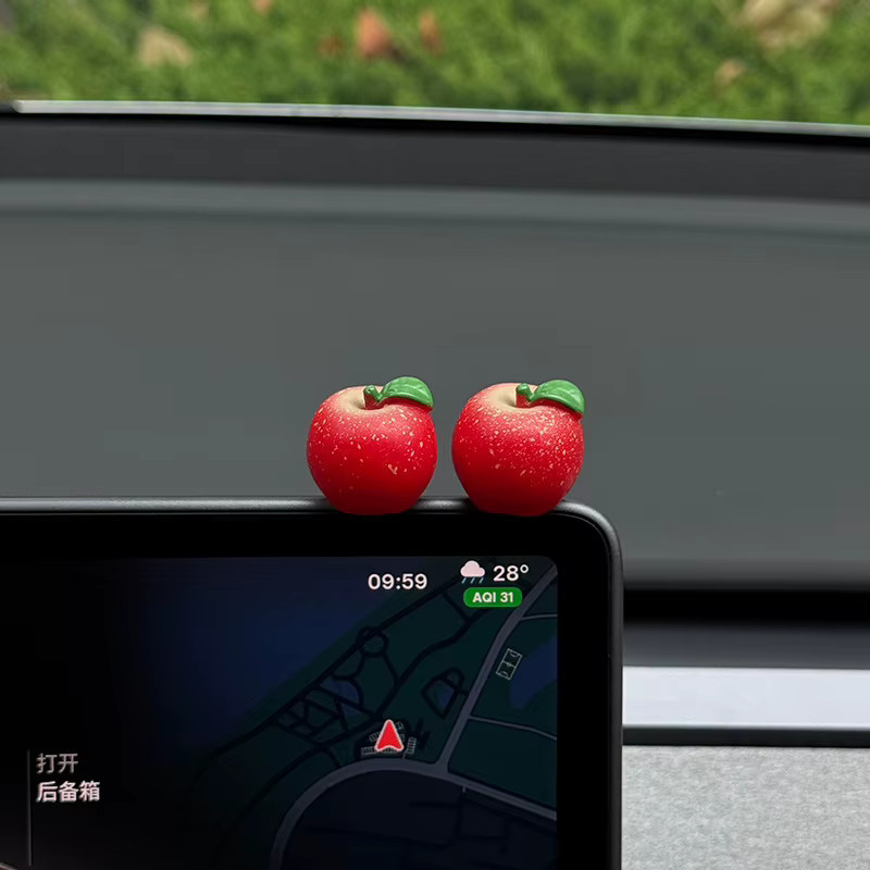 MINISO Weihnachtliches Apfel-Ornament in Rot als Dekoration für dein Auto oder den Tisch - Bild 2