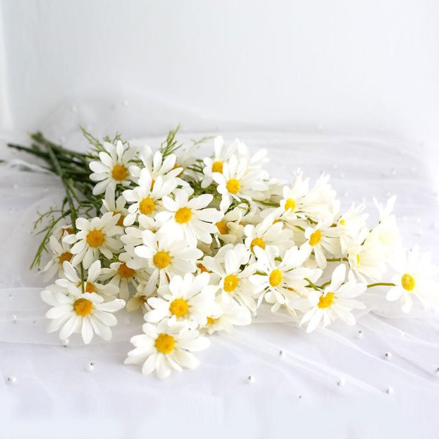 Künstlicher Gänseblümchen-Blumenstrauß von OutsideWorld in Milchweiß für deine Heimdekoration - Bild 1