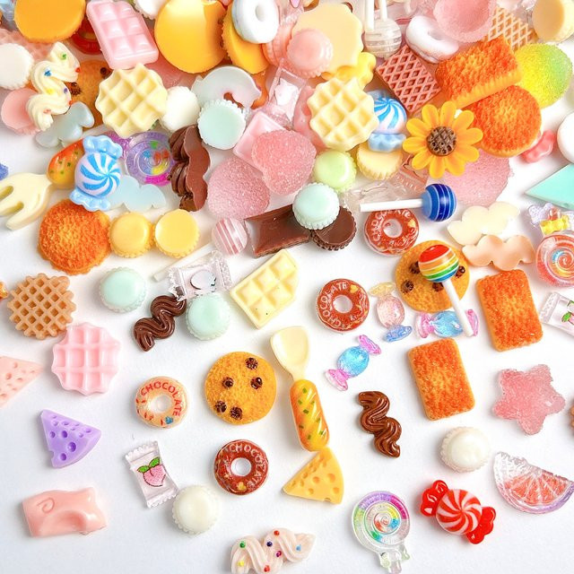 50 Stück Donuts Creme Candy Harz Nagel Charms, Nail Art Dekorationen - Bild 1