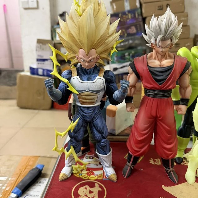 Bandai Dragon Ball Super Vegeta Super Saiyan 3 GK PVC Sammlerfigur, 30cm - Bild 1