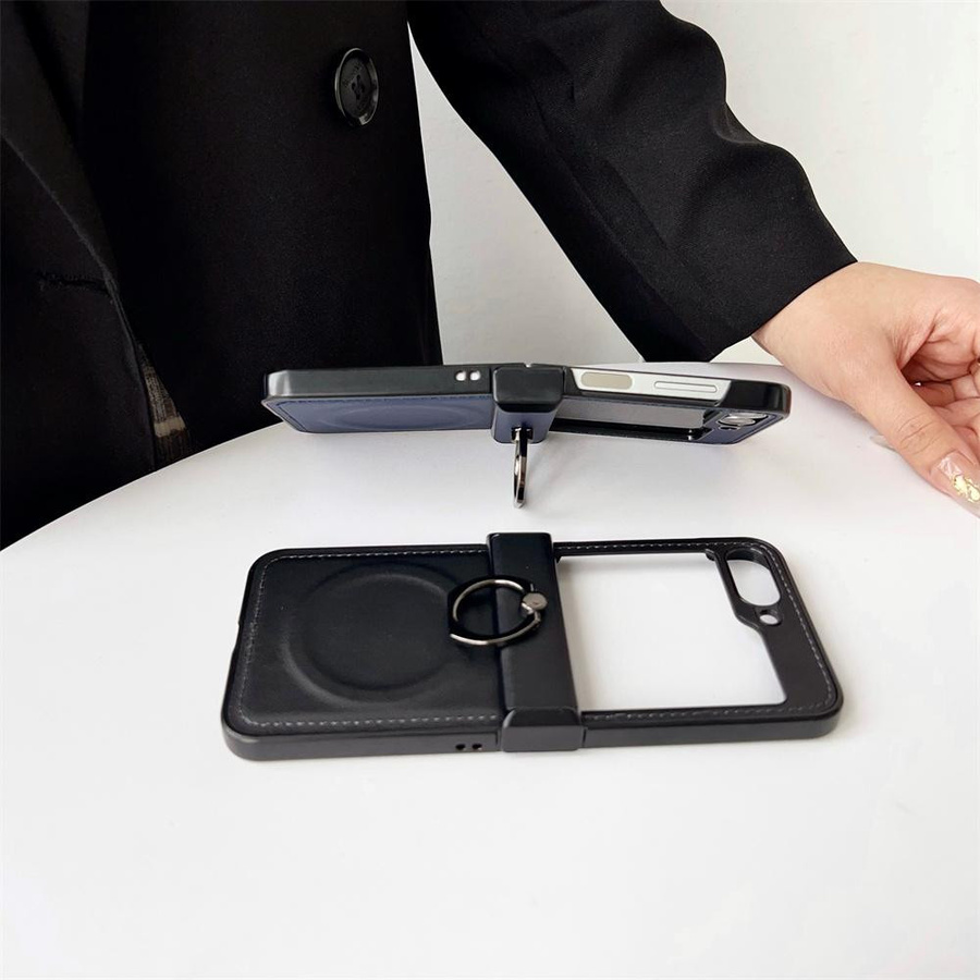 Magnetische Schutzhülle mit Fingerring-Schnalle und Ständer für Samsung Galaxy Z Flip 6, Z Flip 4, Z Flip 3 in Schwarz - Bild 2
