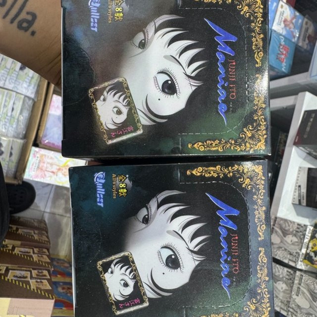Bandai Junji Ito Abzeichen Blind Box, Kawakami Tomie Figur, Metall - Bild 1