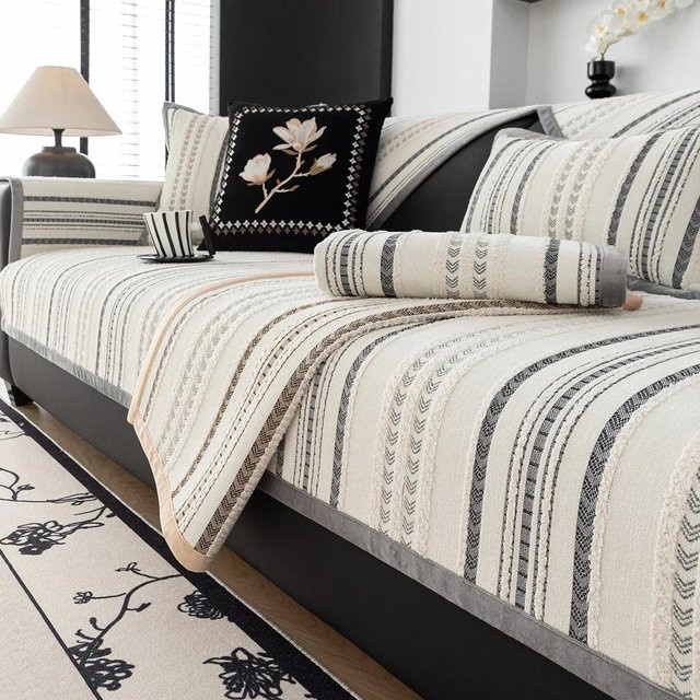 Luxuriöser Jacquard Chenille Sofabezug in Beige, rutschfest und weich, Couch Überwurf für dein Wohnzimmer, Breite: 70 cm, Höhe: 70 cm - Bild 1