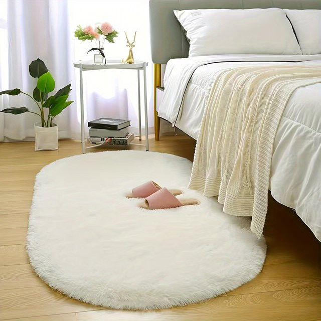 VIKAMA Ovaler Batik-Nachttischteppich in Beige und Weiß, flauschiger Langflor-Teppich mit abstraktem Design für dein Schlafzimmer - Bild 1