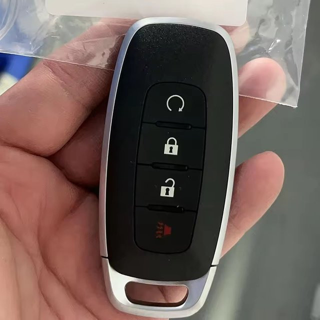 Keydiy Smart-Auto-Fernschlüsselanhänger mit 4A-Chip für Nissan X-Trail 2023 2024 in Schwarz - Bild 1