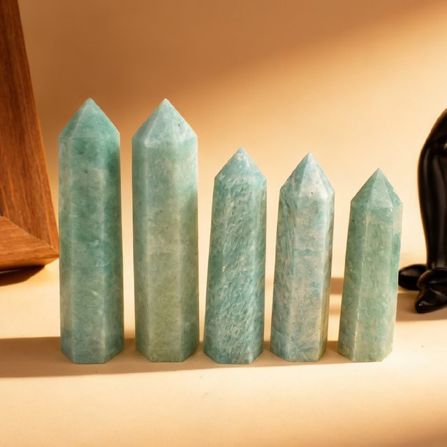 RYCRYSTAL Amazonit Kristallspitze in Grün als Heilobelisk und Pyramide zur Heimdekoration - Bild 1