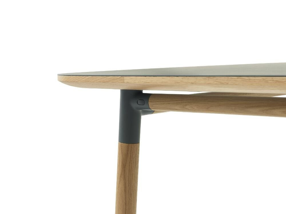 Normann Copenhagen Form Tisch in Grün aus Eiche und Linoleum - Bild 2