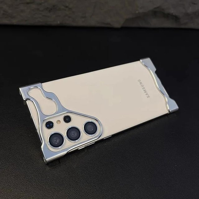 Stoßfeste Samsung Galaxy S24 S25 Ultra Plus Handyhülle aus Aluminiumlegierung mit Linsenschutz in Silber - Bild 1
