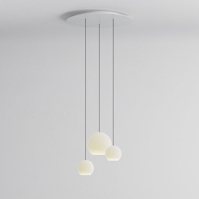 KOMOT KOS Trio SL LED-Pendelleuchte mit rundem Baldachin, Weiß-Schwarz, mundgeblasenes Opalglas, Tunable White (2200K - 4200K), Durchmesser: 60 cm - Bild 1