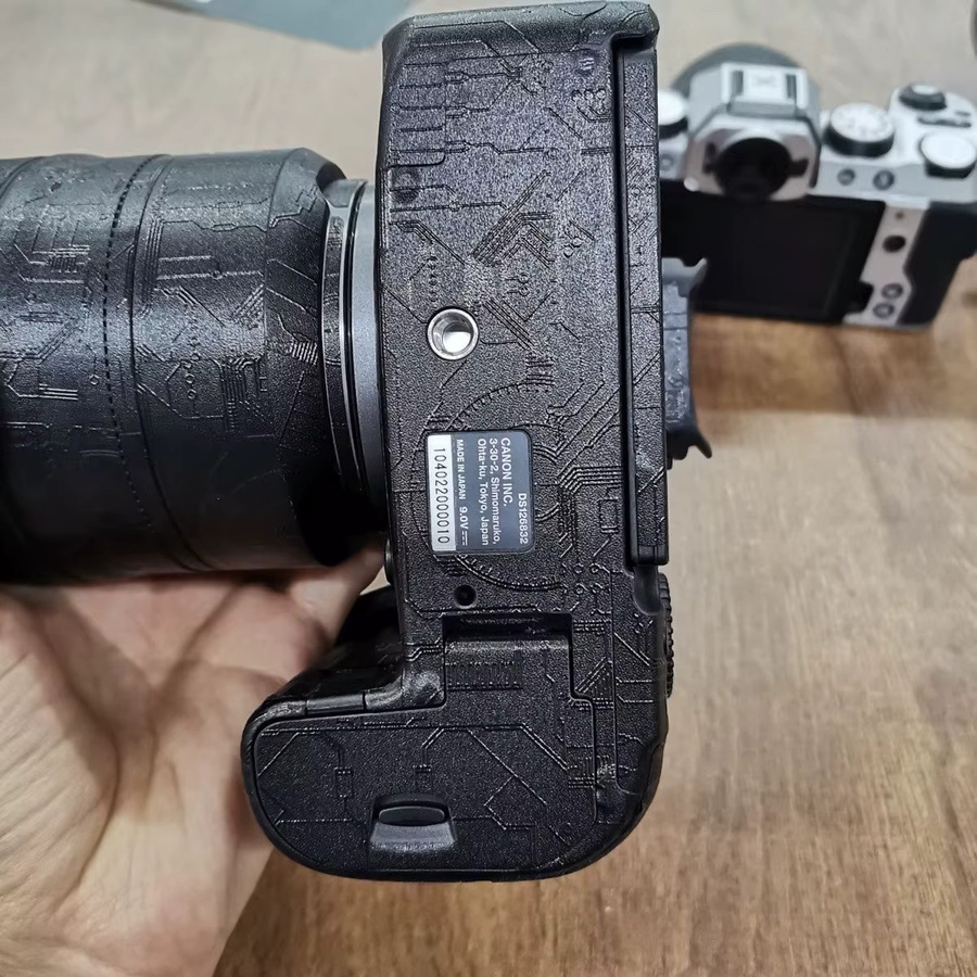Schutzhülle als Vinyl-Aufkleber für Canon EOS R Serie (R RP R5 R6 R6II R7 R8 R10 R50 R5C) in Schwarz - Bild 3