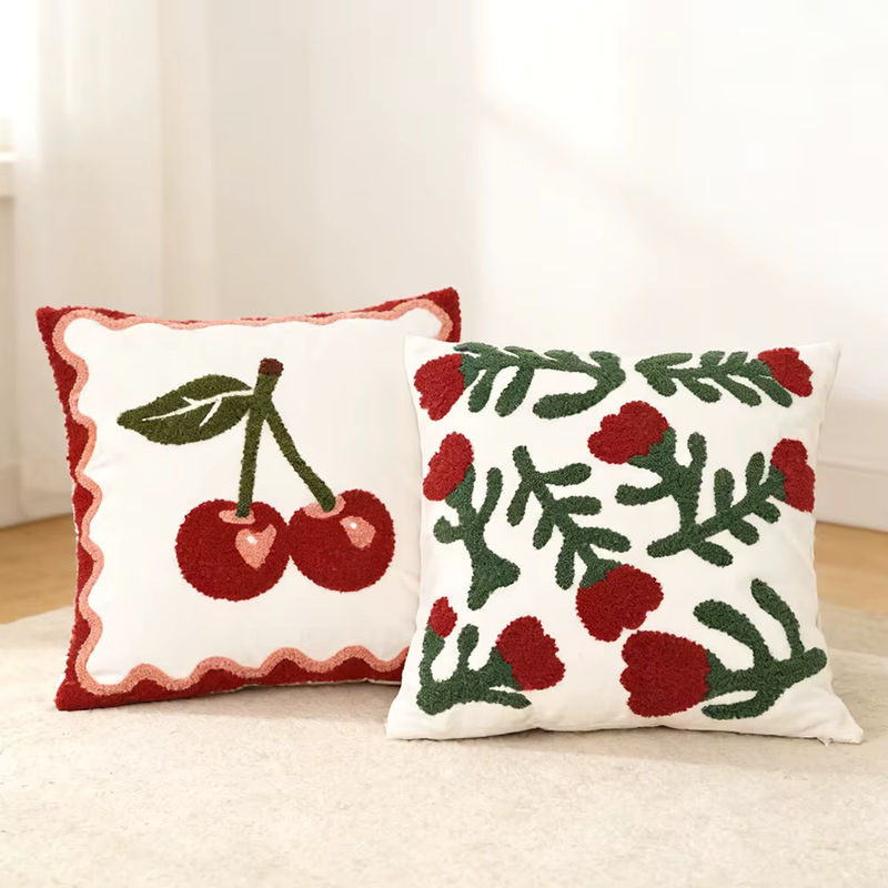 BUYNOW Bestickter Kissenbezug mit Kirschrosen-Motiv in Rot und Weiß, B/B: 45 x 45 cm - Bild 2