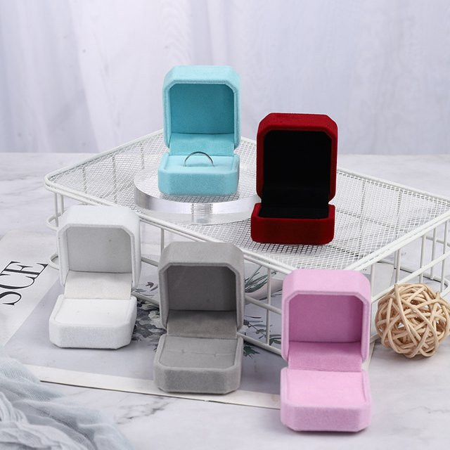 10 Stück Schmuckverpackungsboxen aus Filzstoff von luckyiasv in Schwarz, B/T/H: 5,5 x 5 x 4 cm - Bild 1