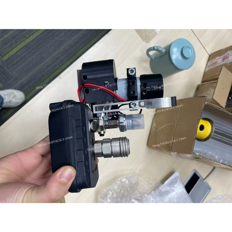 Professioneller Lithium-Elektro-Luftkompressor als Mini-Pumpe für Holzbearbeitung und industrielle Anwendungen in Schwarz (nur Werkzeug ohne Akku) - Bild 6