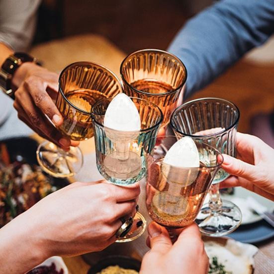 Pavo Eiswürfelschale in Himmelblau als lustige Eisform für Whisky, Cocktails und Süßigkeiten - Bild 2