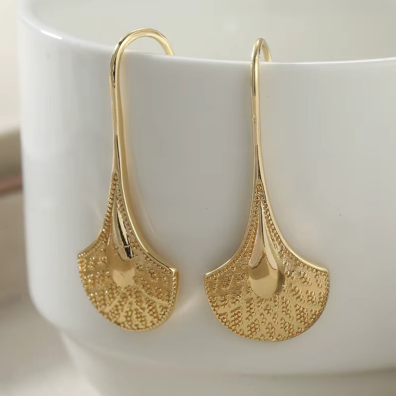 Ohrringe Ginkgo-Form, Gold, Damen, minimalistisch - Bild 2