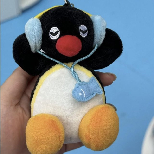 Binchi Fitness Pinguin Plüsch Schlüsselanhänger, Stoffpuppe, blau, ab 14 Jahren - Bild 1
