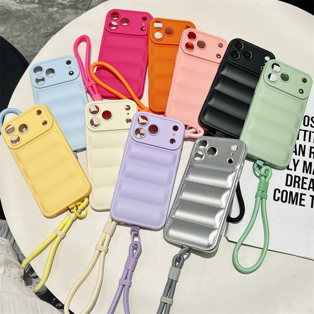 Lolozzx Handyhülle im Daunenjacken-Design mit Lanyard-Handschlaufe für iPhone 17 16 15 14 13 12 11 Pro Max Air Plus aus weichem Silikon in Blau - Bild 1
